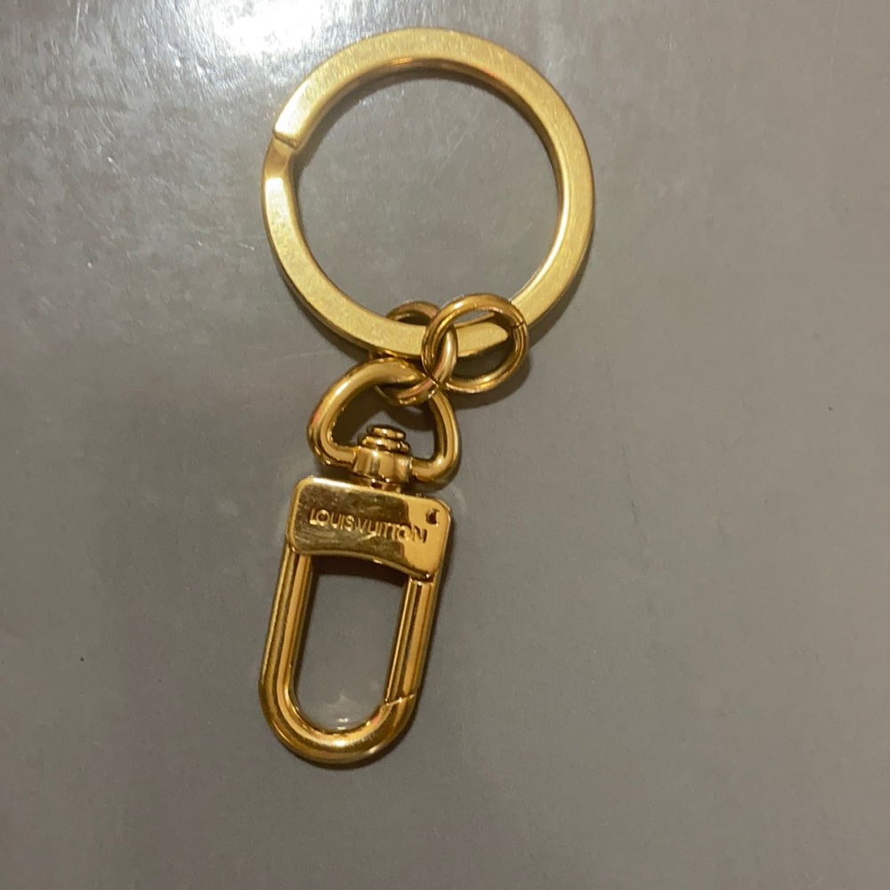 RESERVED authentic LV key ring